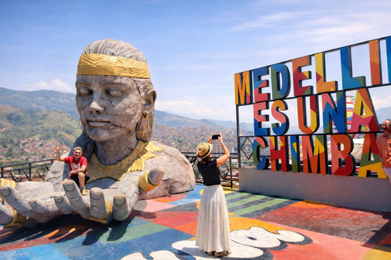 comuna-13-cultural-walking-tour-medellin
