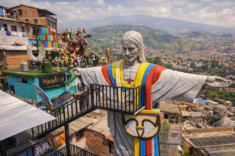 comuna-13-urban-art-colombia