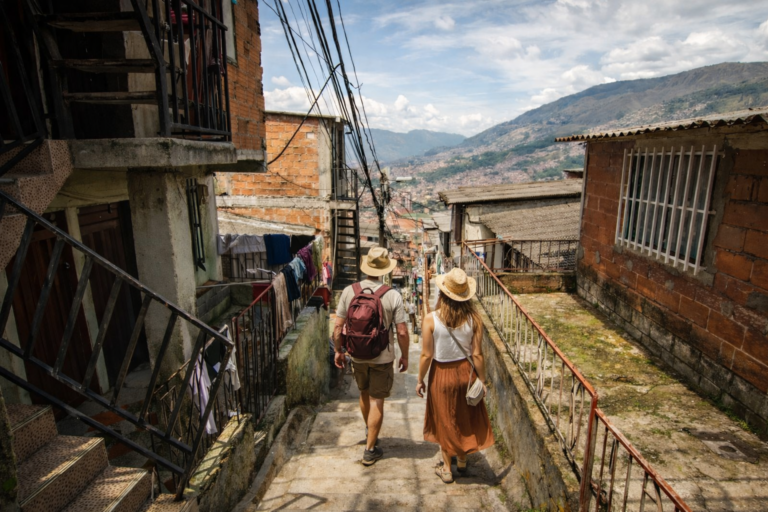 pablo-escobar-neighborhood-tour-barrio-medellin