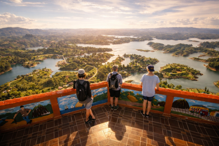el-penol-rock-guatape-medellin-tour