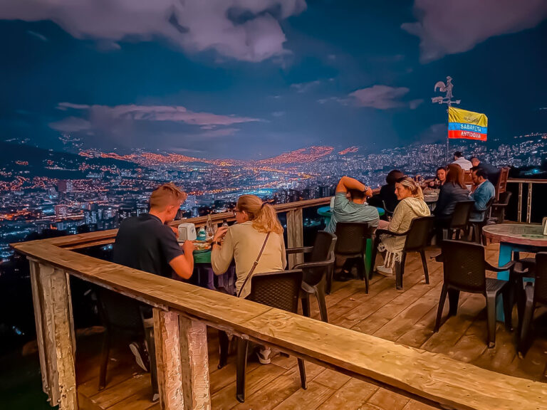 food-tasting-tour-medellin-viewpoint-octava-maravilla
