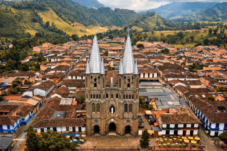 Iglesia gótica en valle colombiano